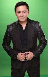 Имя Акылбек по китайски 阿科尔别克 транслитом Ā kē ěr biè kè