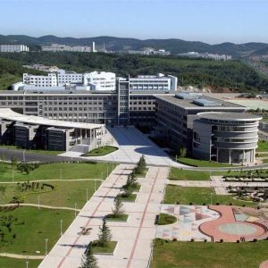 Даляньский технологический университет 大连理工大学