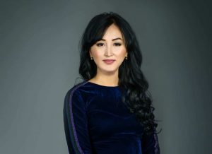 Имя Айнаш по китайски 愛那斯 транслитом Ài nà sī