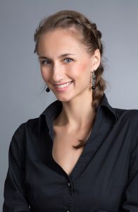 Имя Алёна по китайски 阿蓮娜 транслитом Ā Lián Nà