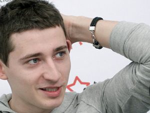 Имя Коля по китайски 科裡亞 транслитом Kē Lǐ Yà
