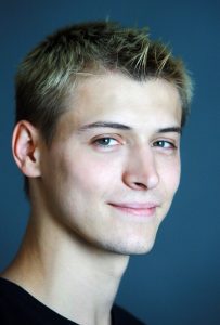 Имя Костя по китайски 科斯佳 транслитом Kē Sī Jiā