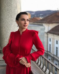 Имя Наиля по китайски 娜衣麗婭 транслитом Nà yī lí yà