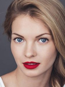 Имя Наталья по китайски 娜塔莉婭 транслитом Nà Tǎ Lì Yà