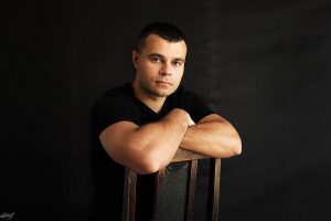 Имя Валерий по китайски 瓦列裡 транслитом Wā Liè Lǐ